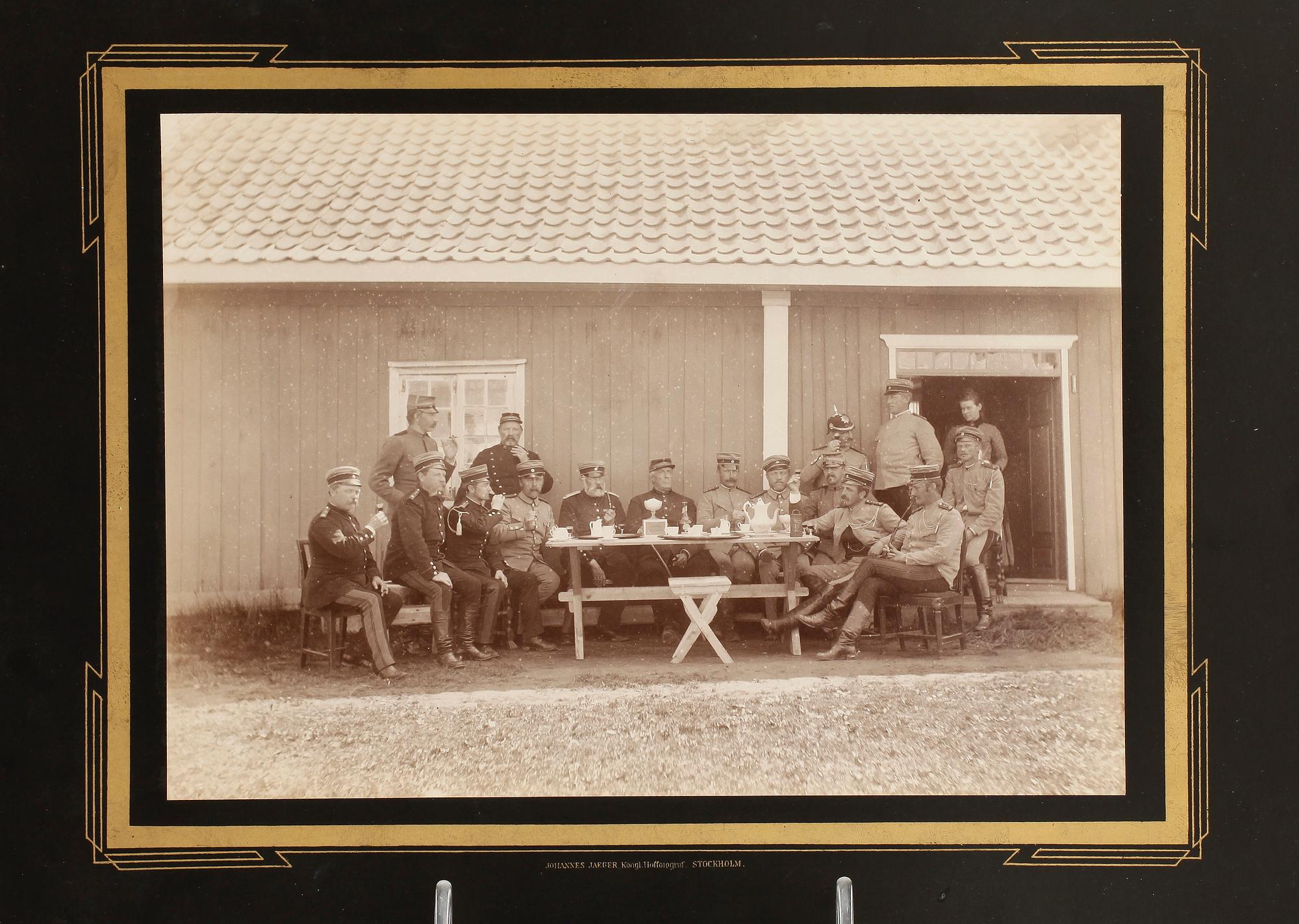FOTOGRAFIER, 8 st, sent 1800-tal till tidigt 1900-tal.