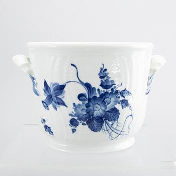 ROYAL COPENHAGEN, "Blå Blomst", porcelain, Denmark, 50 pcs.