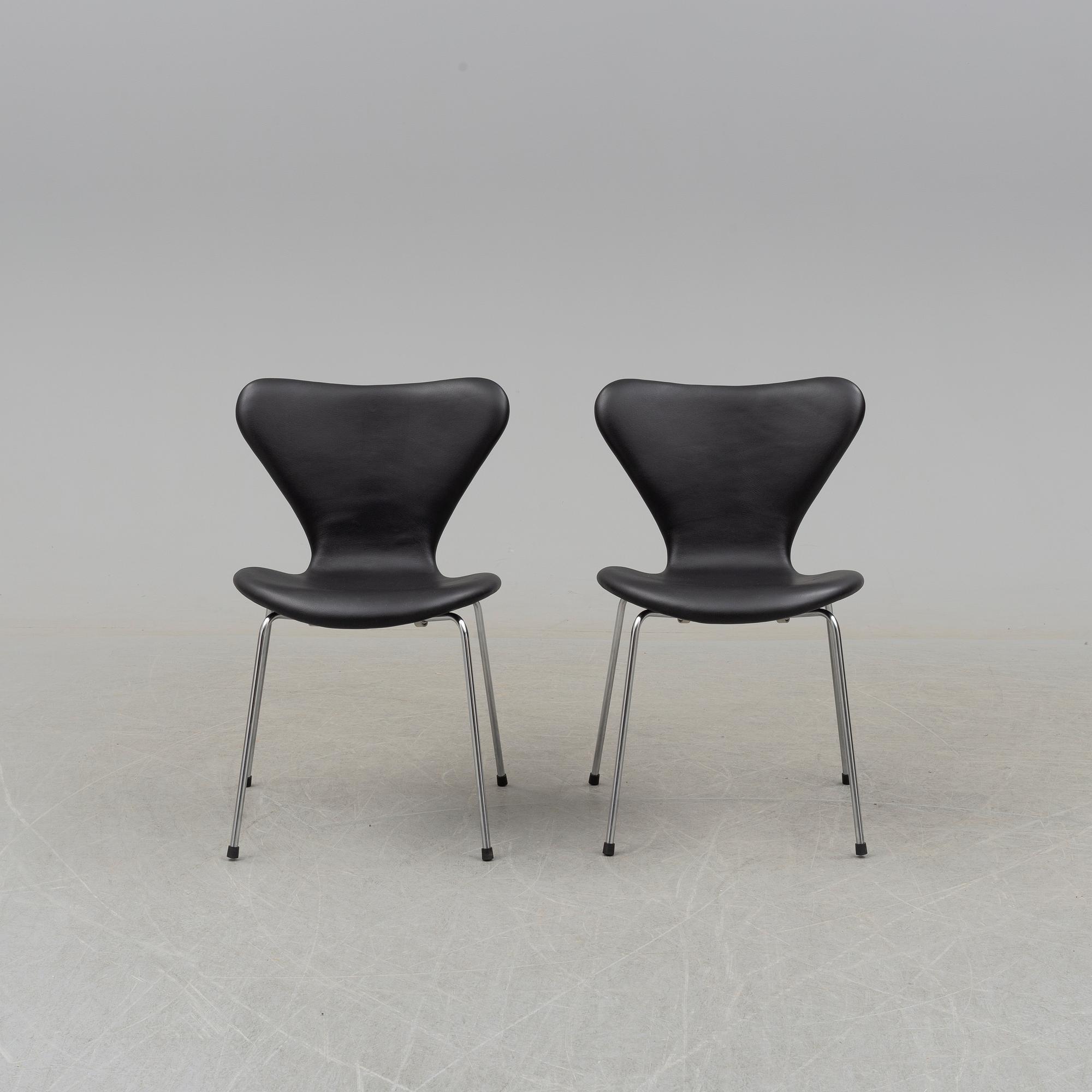 a set of six 'Sjuan' leather chairs by Arne Jacobsen, for Fritz Hansen.