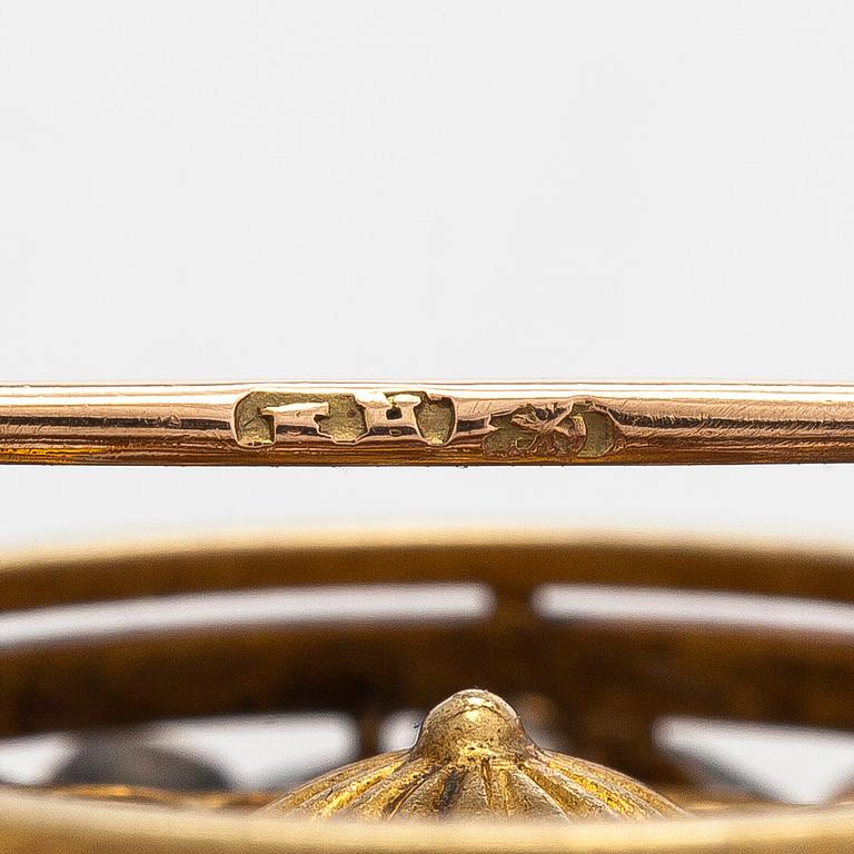 Brosch, 14K guld med gammal- och rosenslipade diamanter samt odlad pärla, Ryssland.
