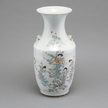 GOLVURNA, porslin, Kina, 1800-tal.