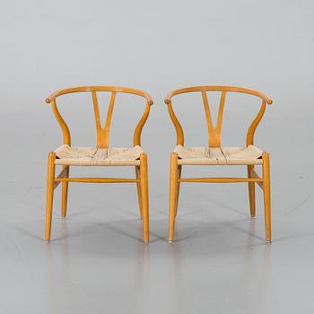 HANS J WEGNER,  A PAIR OF ARMCHAIRS "Y-stolen" , Carl Hansen & Son.