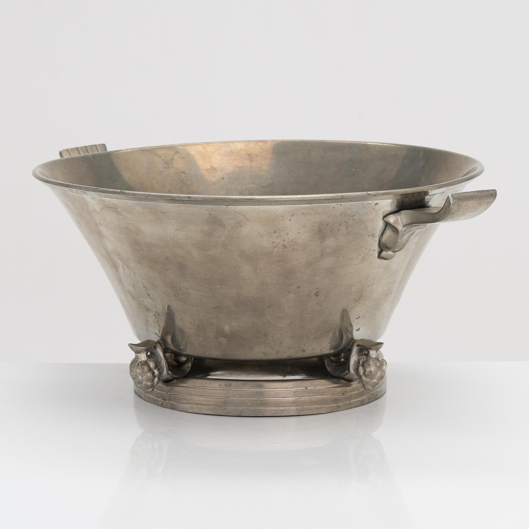 Paavo Tynell, a 1930's bowl for Taito.