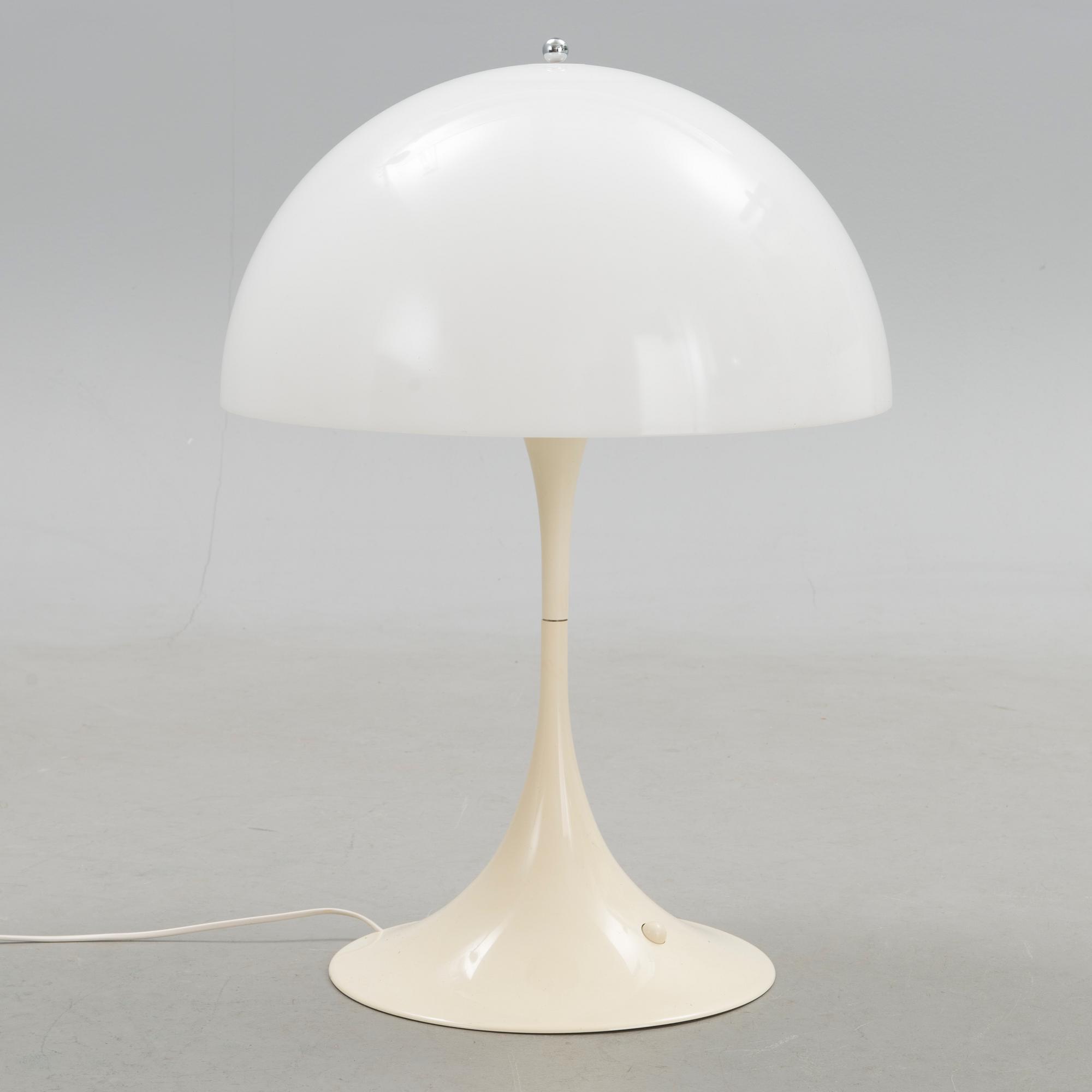 VERNER PANTON, BORDLAMPA, "Panthella", louis poulsen, Danmark.