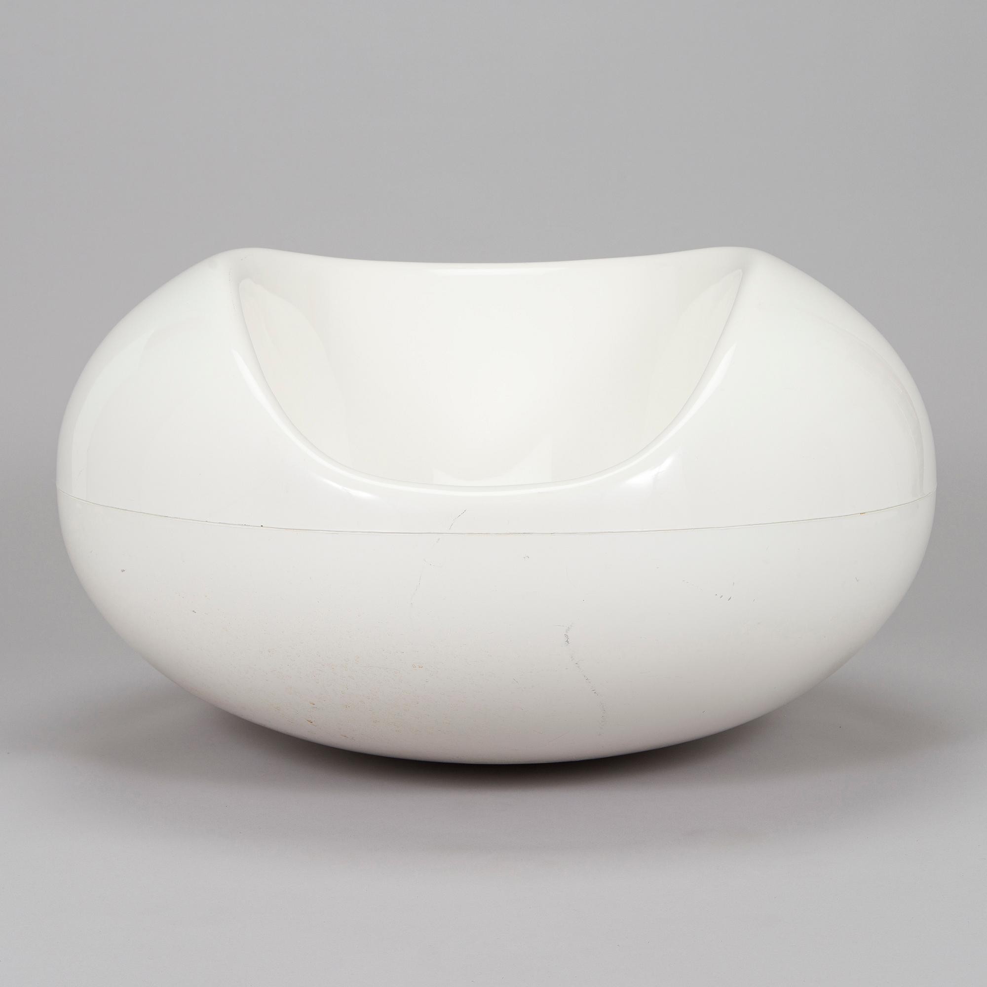 Eero Aarnio, nojatuoli, "Pastilli" Adelta.