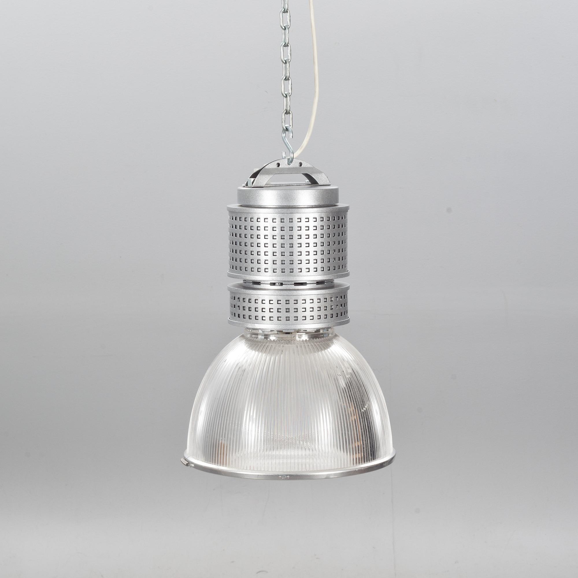 INDUSTRILAMPA, tak. RZB lightning. Modern tillverkning.