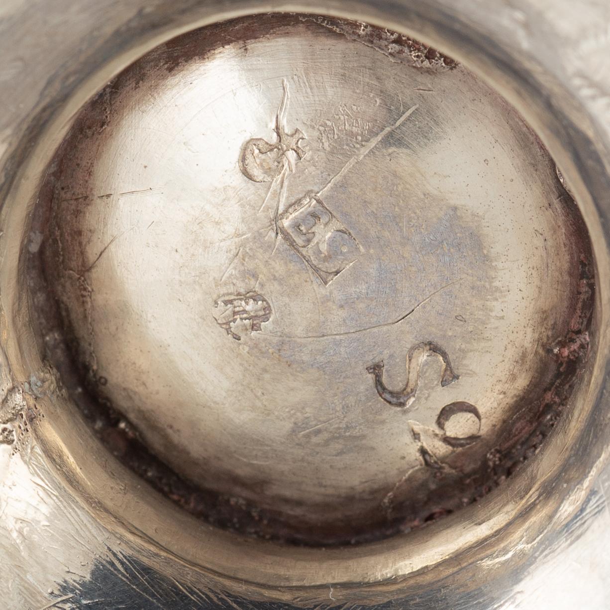 Five silver cups, 18th/19th Century.