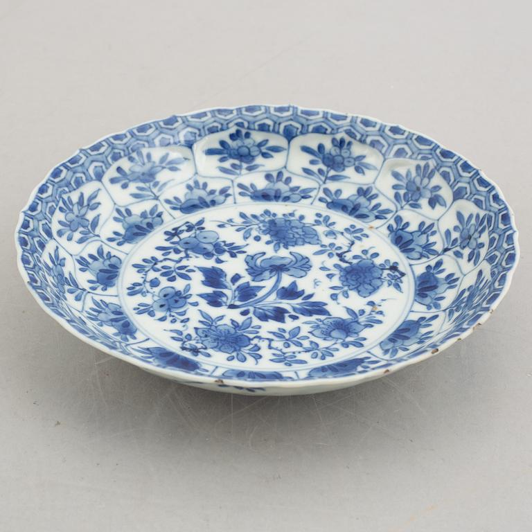 Fat, 2 st, porslin, Kina, Kangxi (1662-1722).