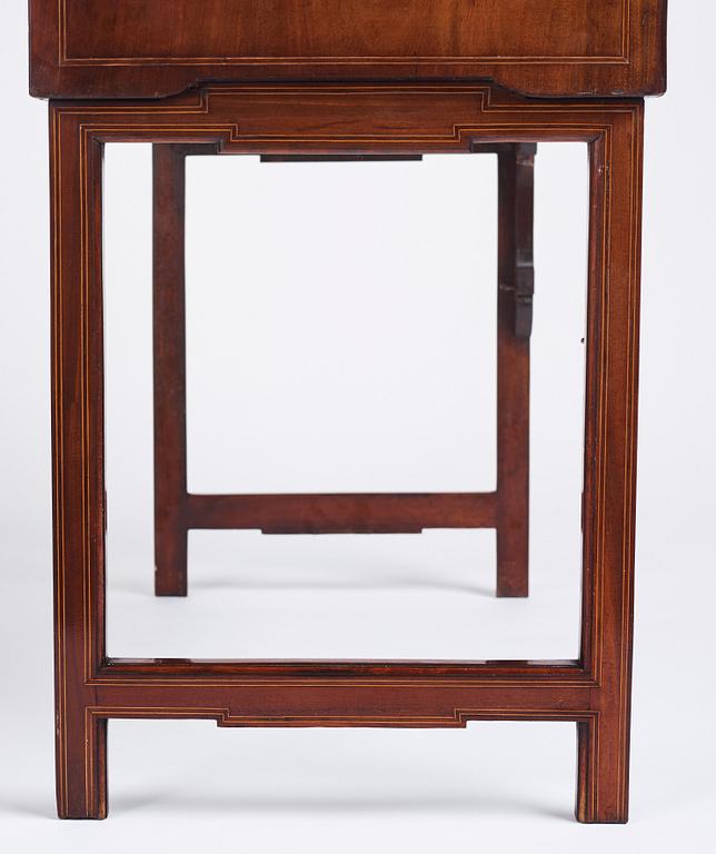 A Gustavian travel secretaire by Georg Haupt (master in Stockholm 1770-1784), signed.