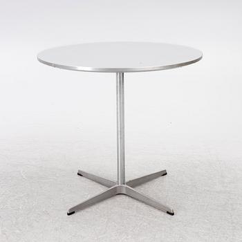 Arne Jacobsen, A coffee table, by Fritz Hansen, dated 2000.