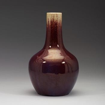 A flambé glazed vase, Qing dynasty, early 19th century.