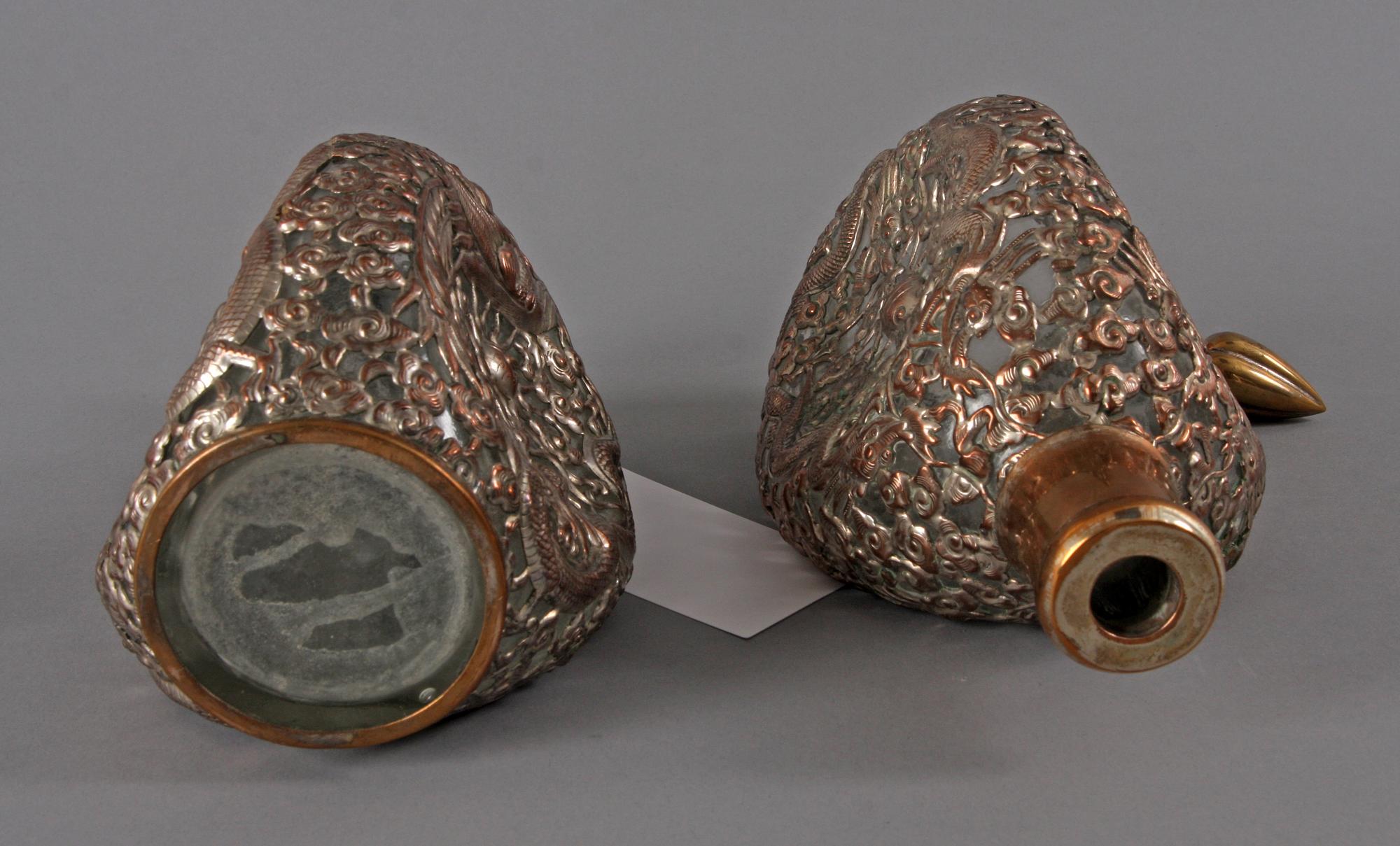 KARAFFER, ett par, Asien.