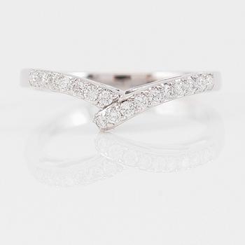 RING, 14K vitguld och diamanter.