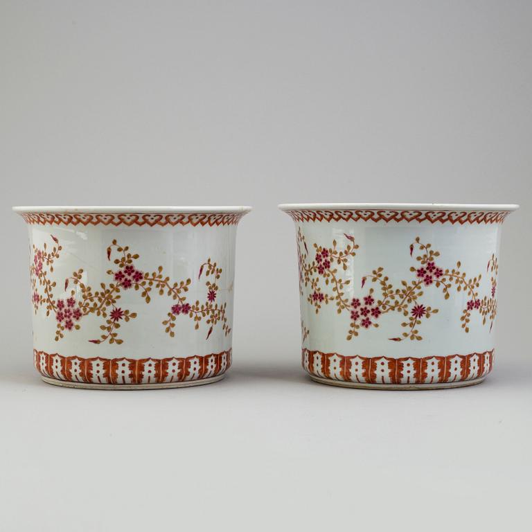 Two chinese famille rose porcelain flower pots, 20th century.