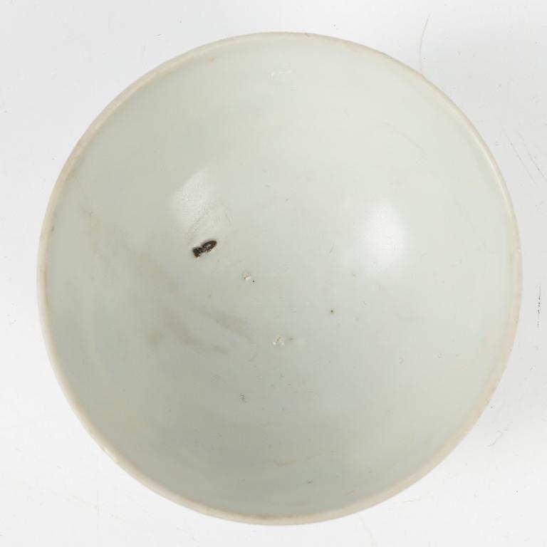 A blue and white porcelain cup, Ming dynasty, Wanli (1572-1620).