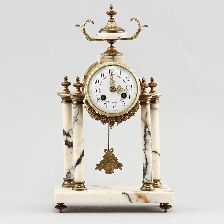 BORDSUR, gustaviansk stil, omkring 1900-talets mitt.