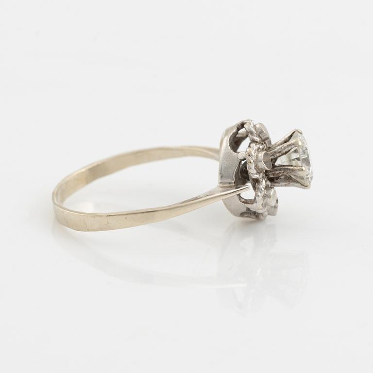 Brilliant cut diamond ring.