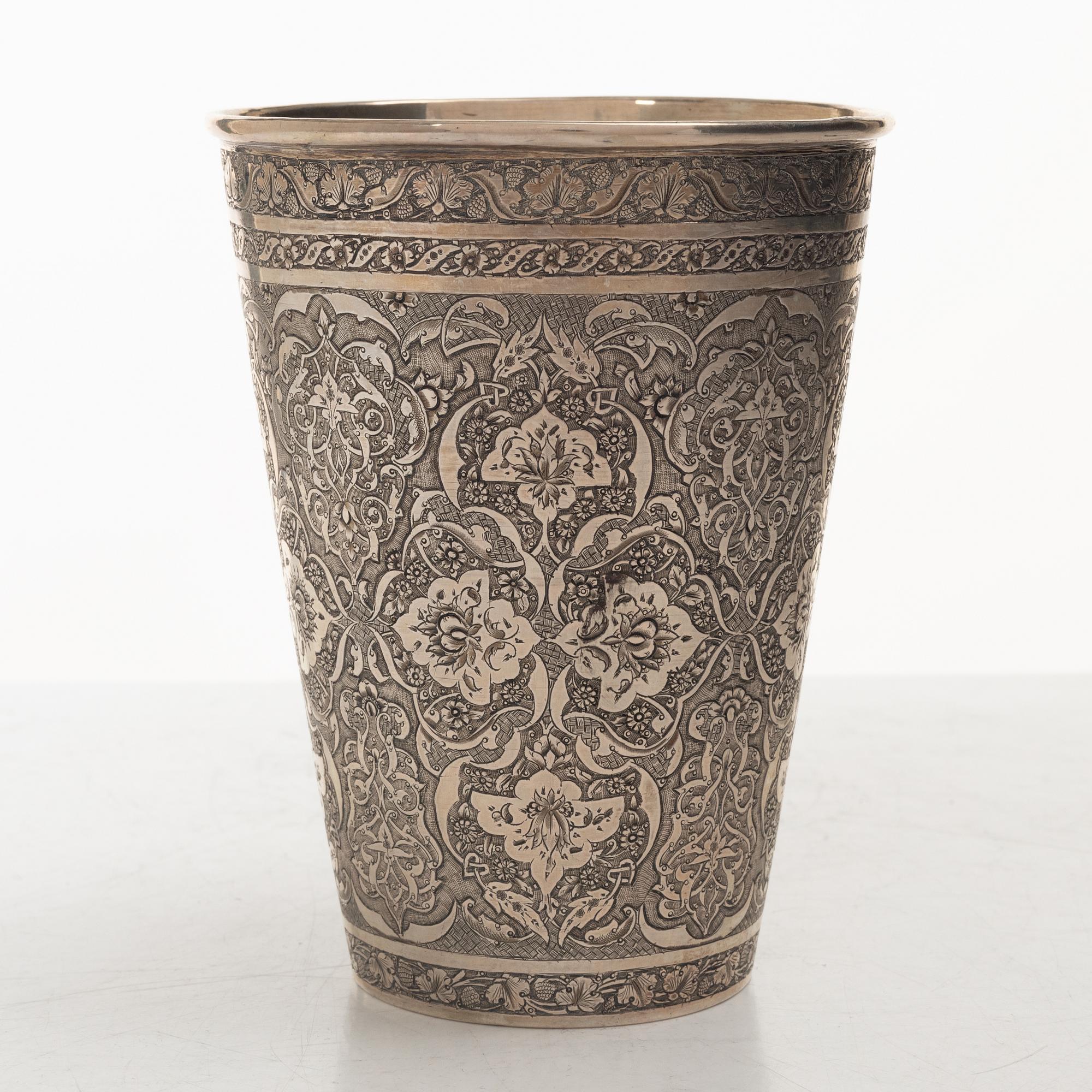 Bägare, silver, Persisk, 1900-talets första hälft. Totalvikt 268 gram.