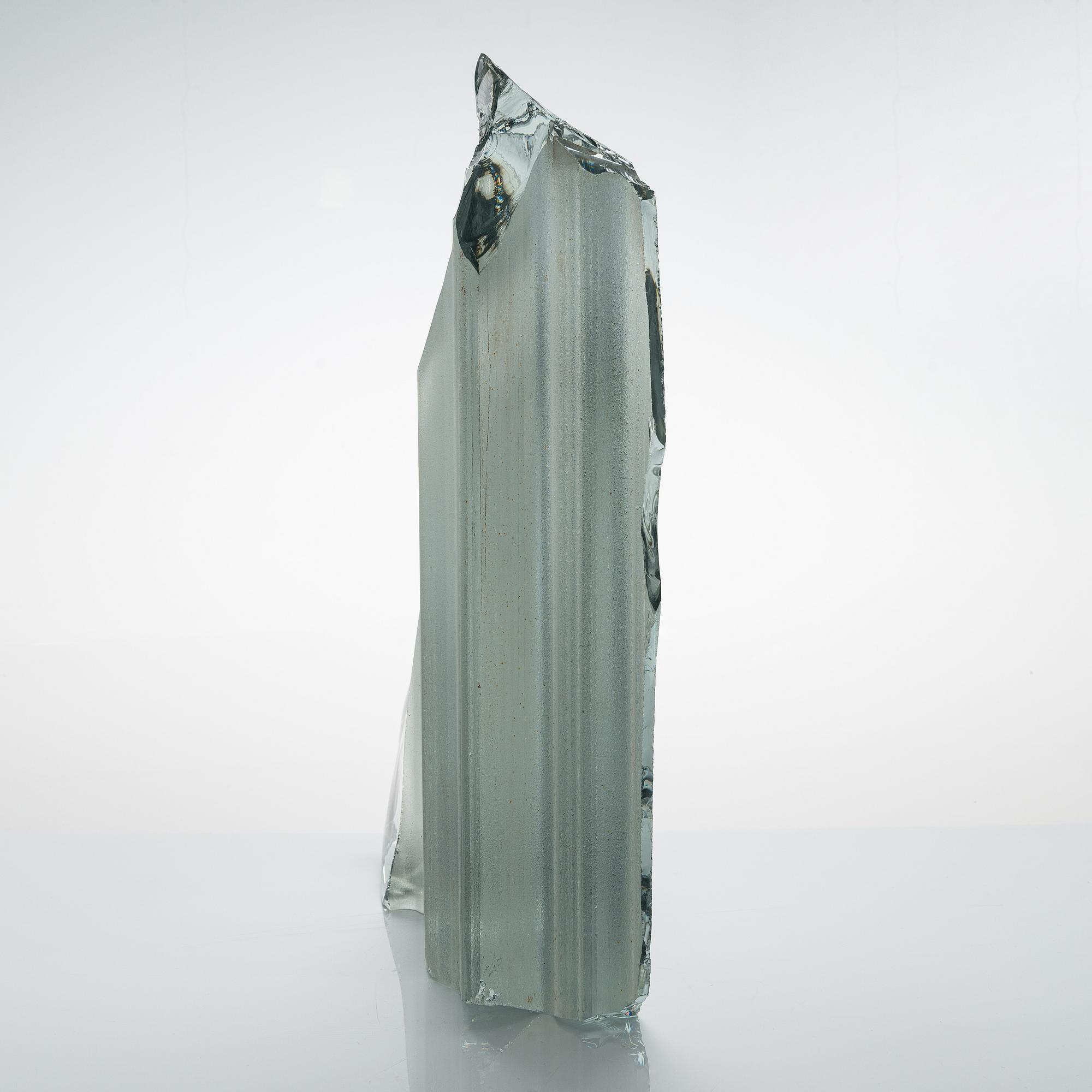 Timo Sarpaneva, skulptur, serien Glass age, "Namnlös" signerad Timo Sarpaneva 1983. Iittalan/Toijalan kivivenveistämö.