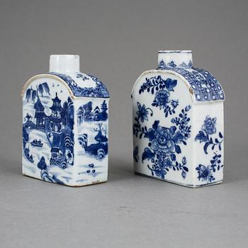TEDOSOR, 2 st. Kompaniporslin, Kina, Qianlong (1736-1795).