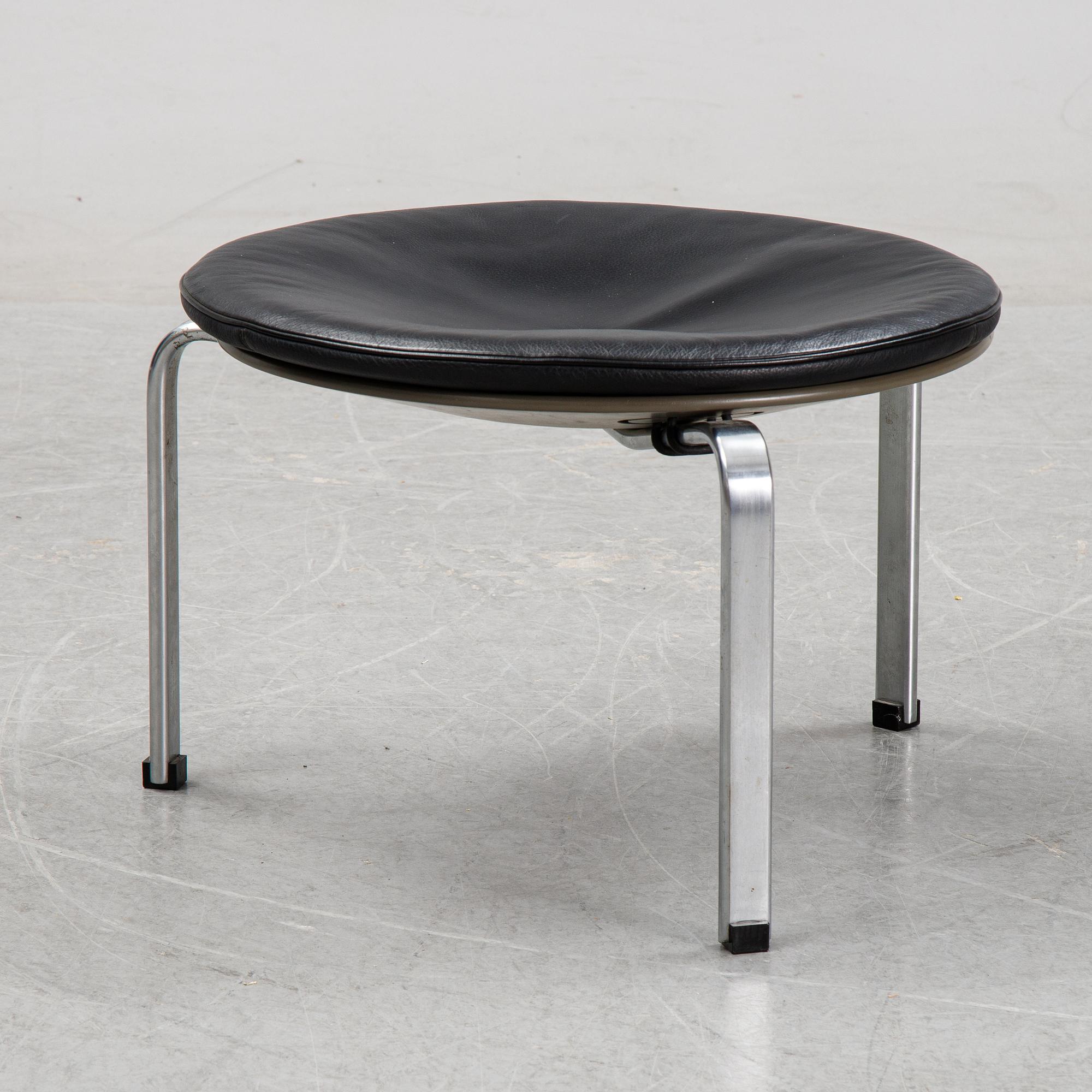 A PK-33 stool by Poul Kjaerholm for Fritz Hansen, designed 1959.