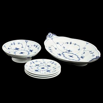SERVISDELAR, 8 st, porslin, "Musselmalet Riflet", Royal Copenhagen, 1900-tal.