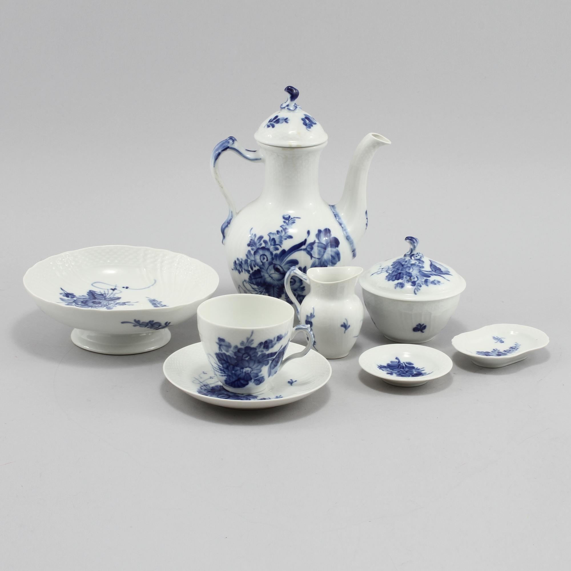 KAFFESERVIS, 16 delar, porslin, "Blå blomster", Royal Copenhagen, 1900-tal.