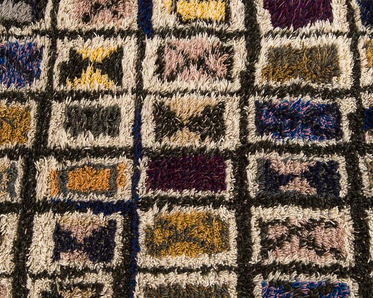 Maija Kolsi-Mäkelä, rya, modell för Helmi Vuorelma. Ca 145 x 100 cm.