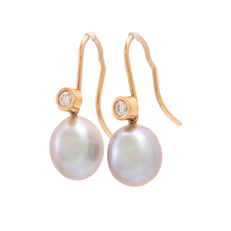 Earrings 18K gold, brilliant-cut diamonds 0.20 ct, two pairs of cultured freshwater pearls and drops of moonstone.