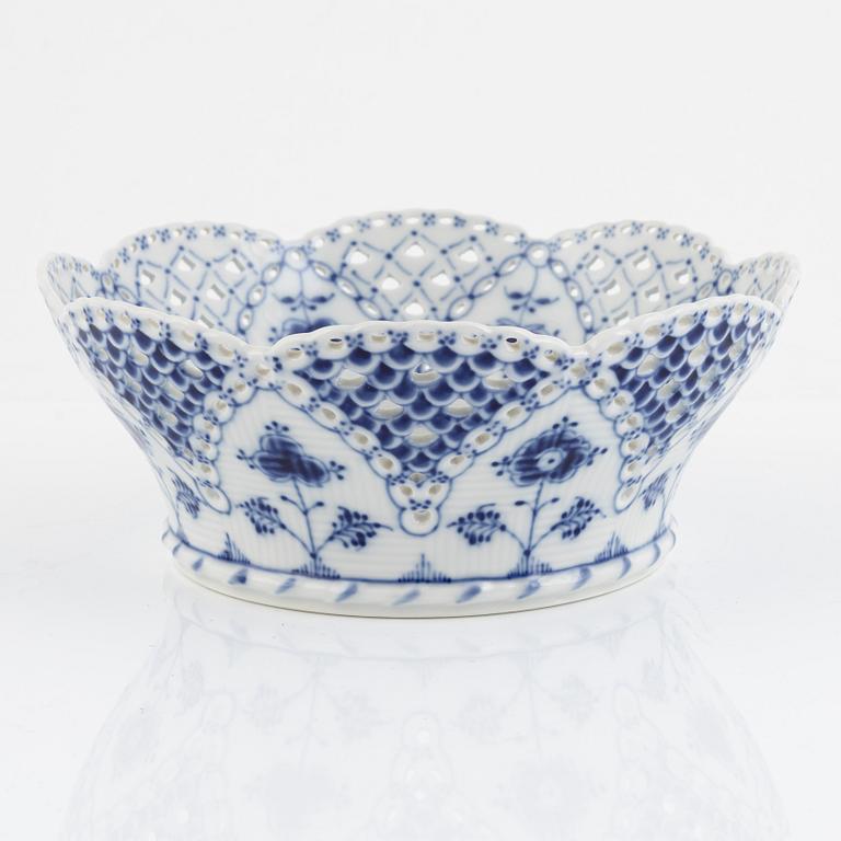 A 'Musselmalet' full-lace porcelain bowl, Denmark, 1979-1983.