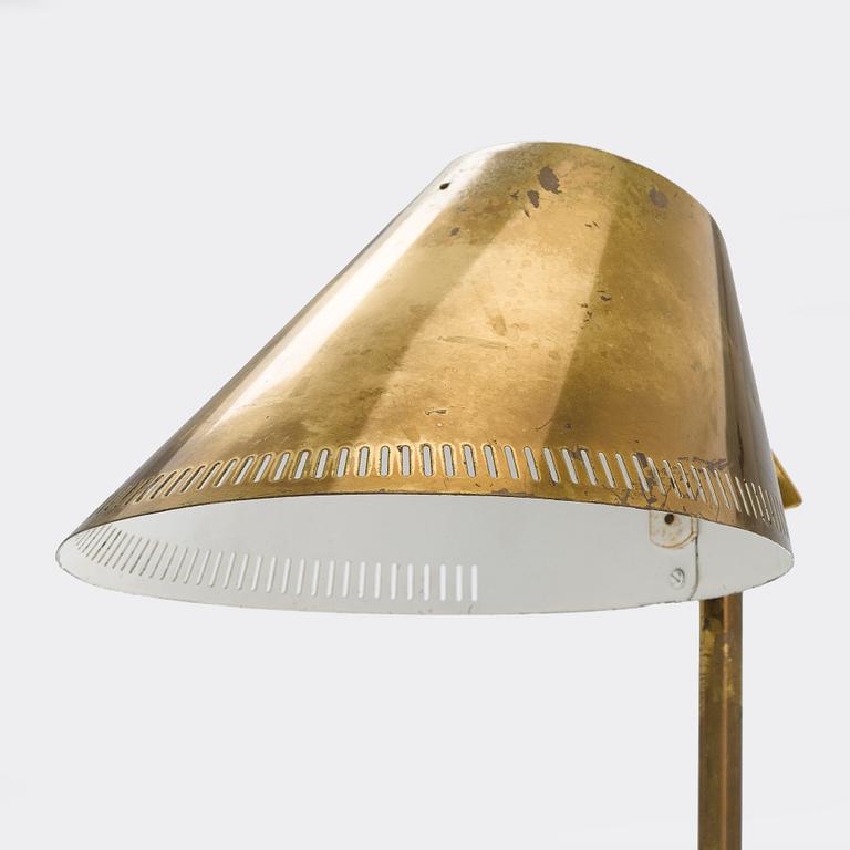 Paavo Tynell, a mid-20th-century  '9227' table lamp for Idman.