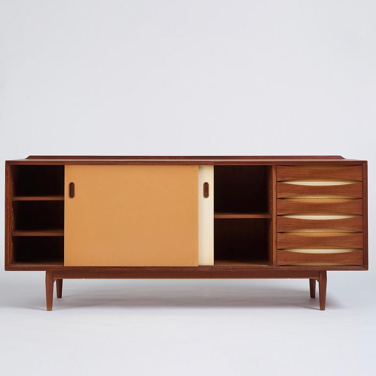 Arne Vodder, a teak sideboard, model 29, Sibast Møbler Denmark 1950-60's.
