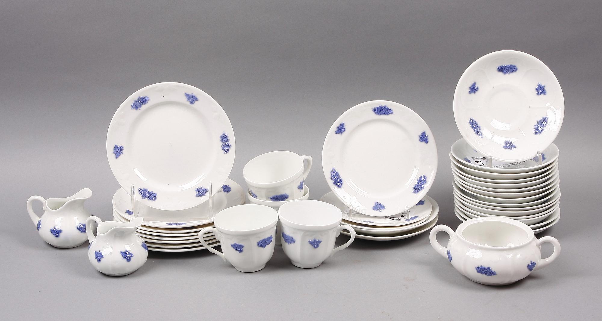 SERVISDELAR, 25 delar, porslin, "Blå Blom", Gustavsberg.