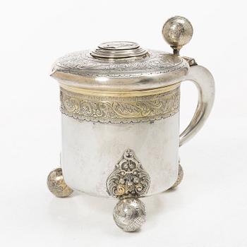 C.G. Hallberg, Dryckeskanna, silver, Stockholm 1928.