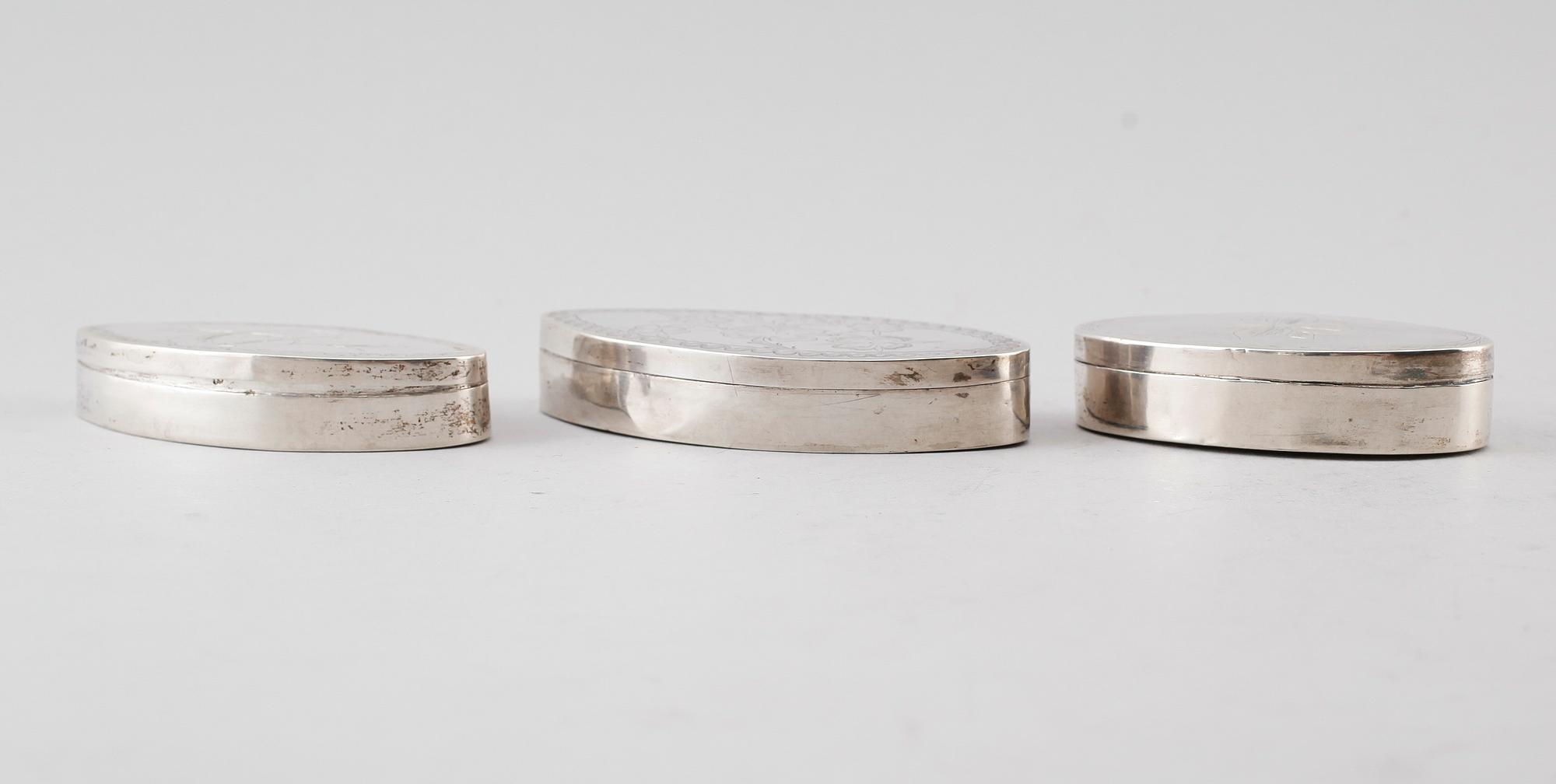 SPETSDOSOR, 3 st, silver, svenska stämplar, 1800-tal. Vikt ca 114 gram.