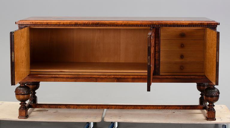 SIDEBOARD, Axel Einar Hjorth, 1920/30-tal.