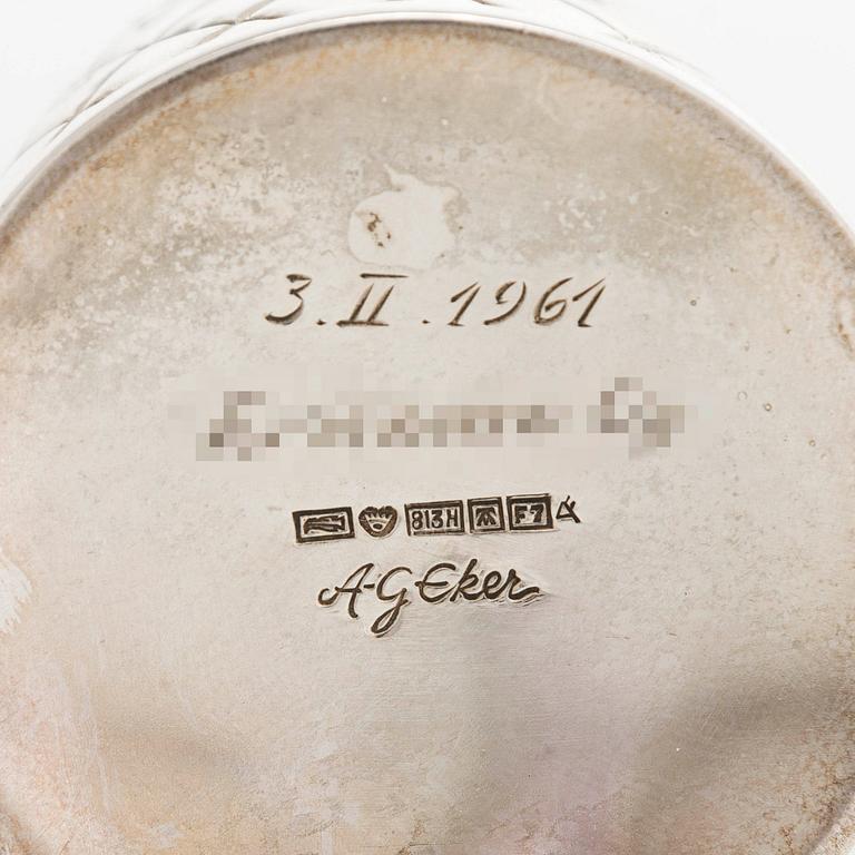 Anna-Greta Eker, maljakko, hopeaa, Auran Kultaseppä, Turku 1959.