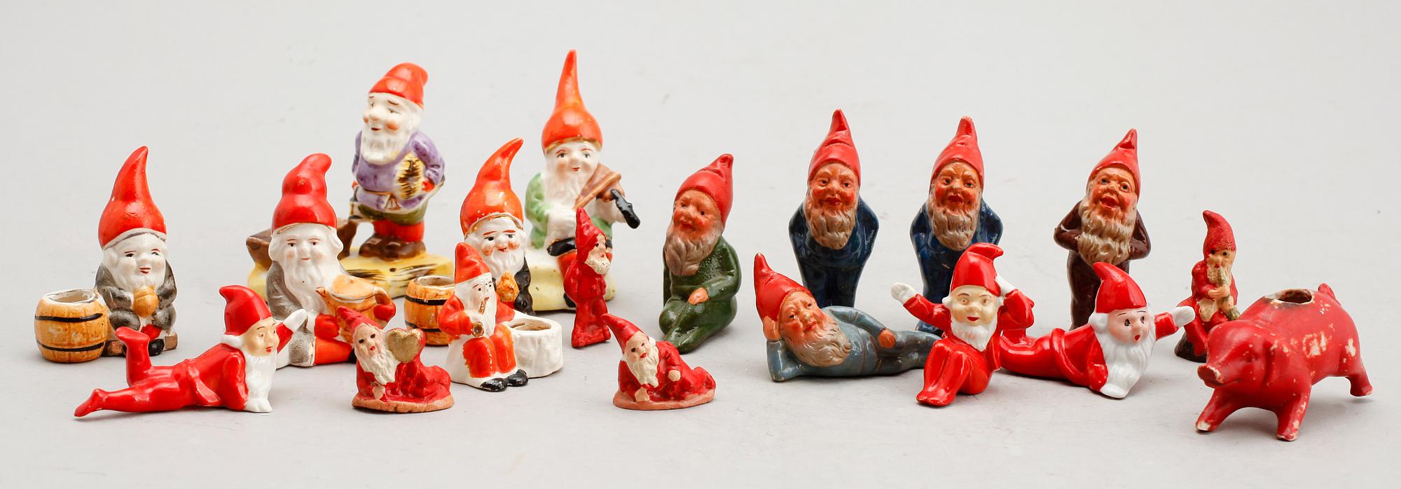 TOMTEFIGURER, 19 st, porslin och biskvi, 1900-talets första hälft.