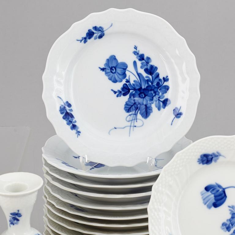 ROYAL COPENHAGEN, a 'Blå Blomst' part coffee and tea service, Denmark (75 pieces).