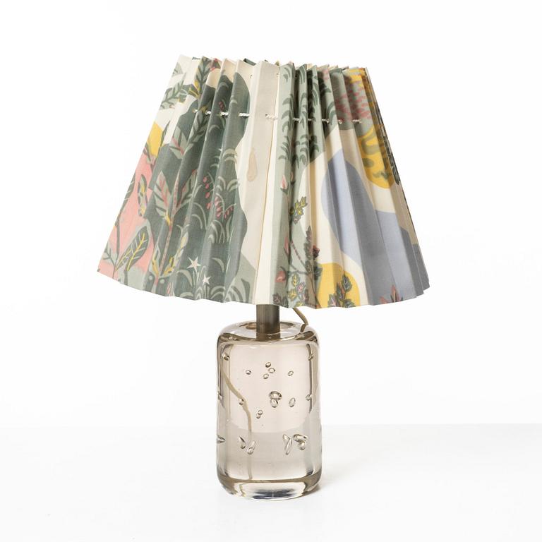 Josef Frank, table lamp, model "1819", Svenskt Tenn 1930s-40s.
