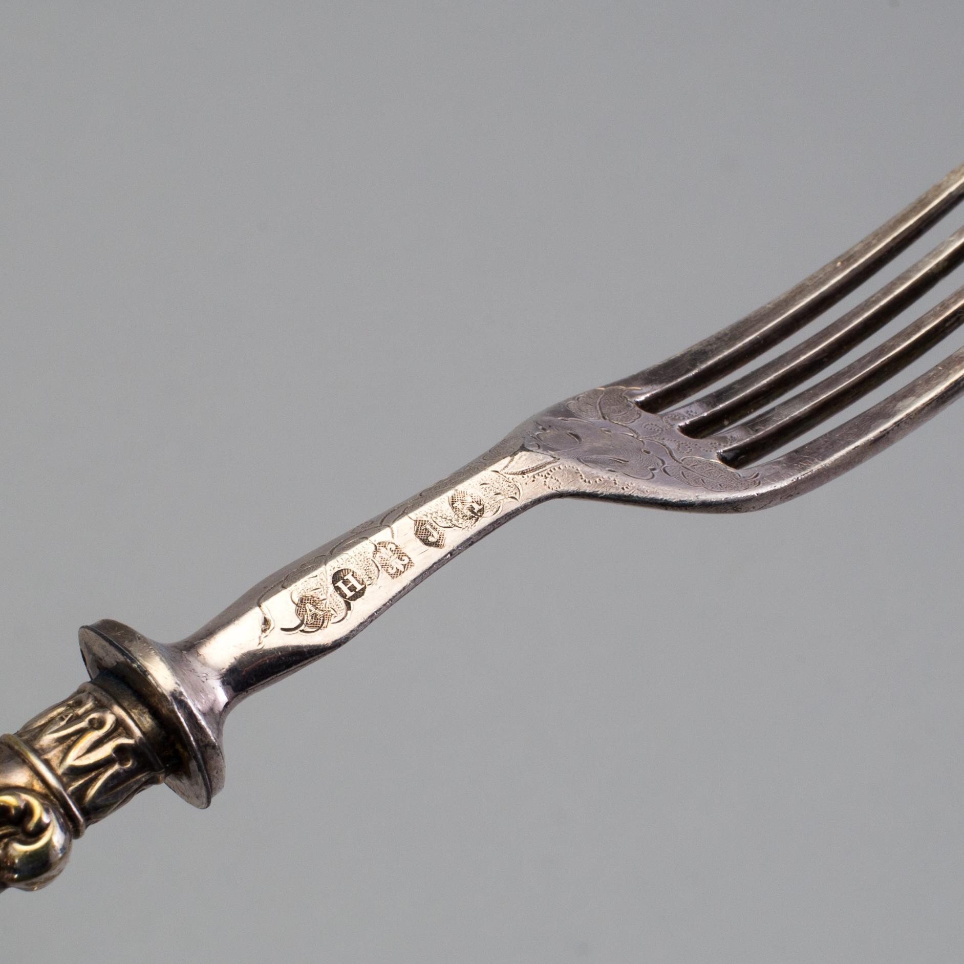 a english EPNS cutlery service with 38 pieces from the late 1800's.