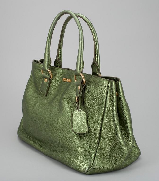 VÄSKA, Prada, i originaldustbag.