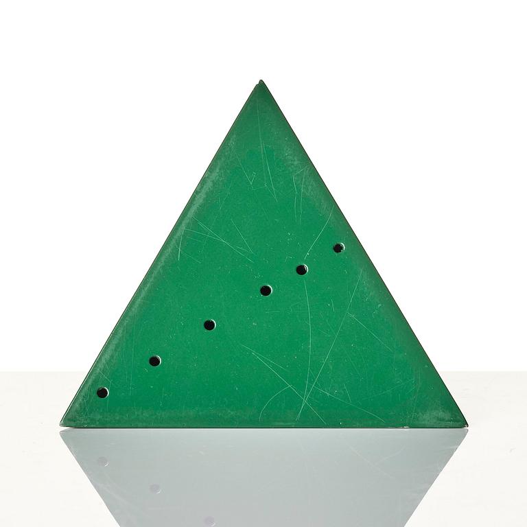 Lucio Fontana, "Piramide".