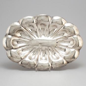 A silver plate, 20th century.