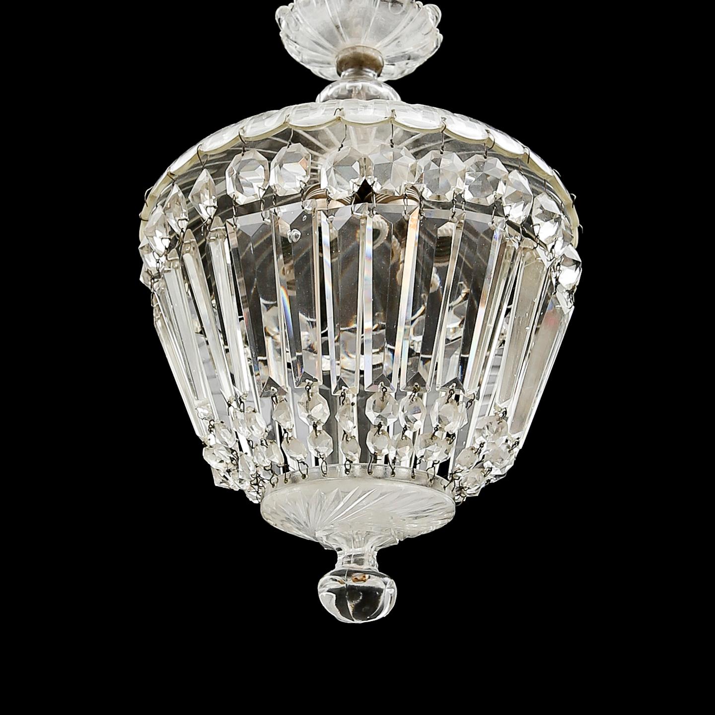 TAKLAMPA, 1900-talets mitt. Höjd 47 cm.