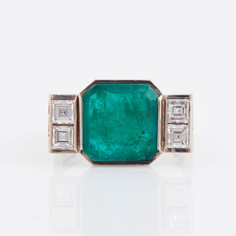 Rey Urban, an 18K white gold ring set with a step-cut emerald, Stockholm 1985.