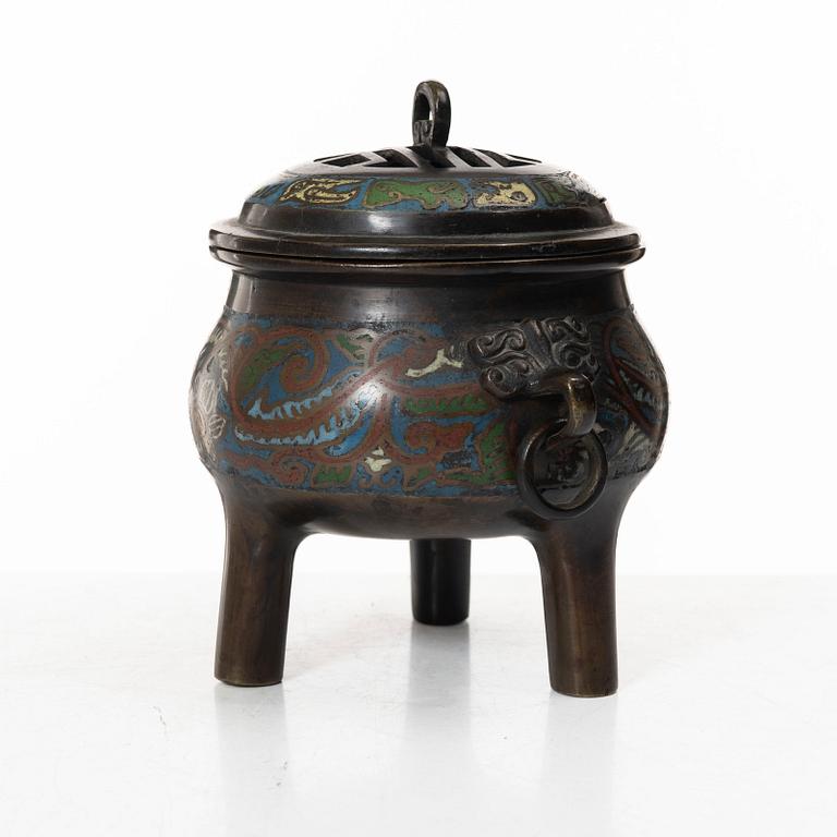 Rökelsekar, cloisonné. Japan, Meiji (1868-1912).