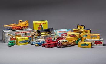 LEKSAKER, parti, Dinky Toys samt Matchbox Series, 1900-talets mitt.