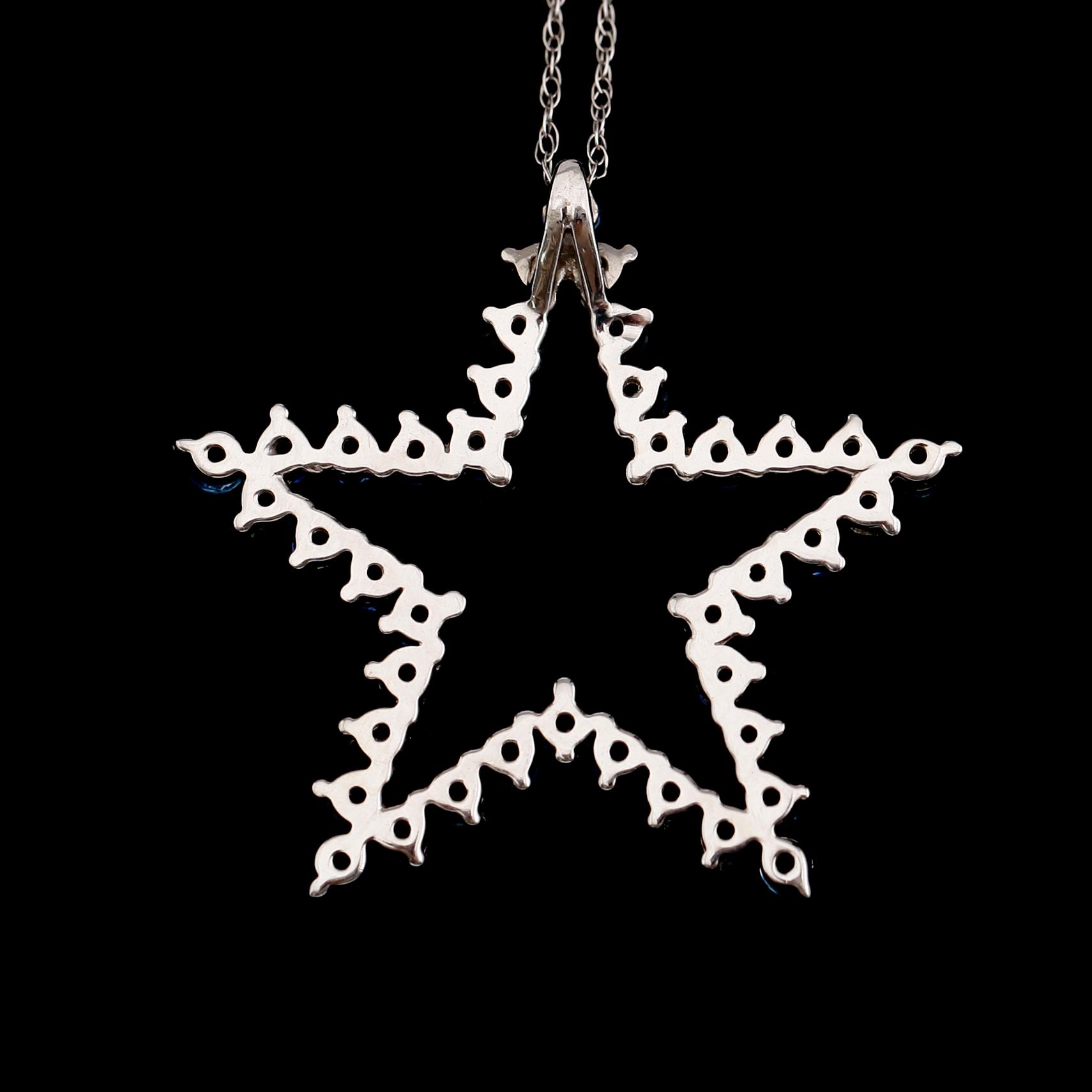HÄNGE MED KEDJA, 14 k vitguld, safirer tot ca 1.25 ct.