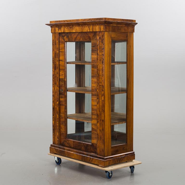 A BIEDERMEIER VITRINE.